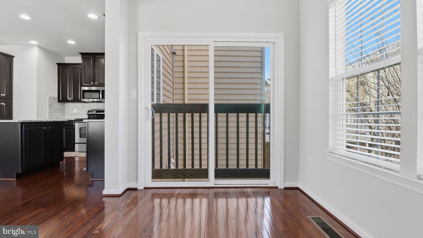 12690 LAKESIDE CT, WOODBRIDGE, Virginia 22192, 3 Bedrooms Bedrooms, ,3 BathroomsBathrooms,Residential,For sale,12690 LAKESIDE CT,VAPW2110396 MLS # VAPW2110396