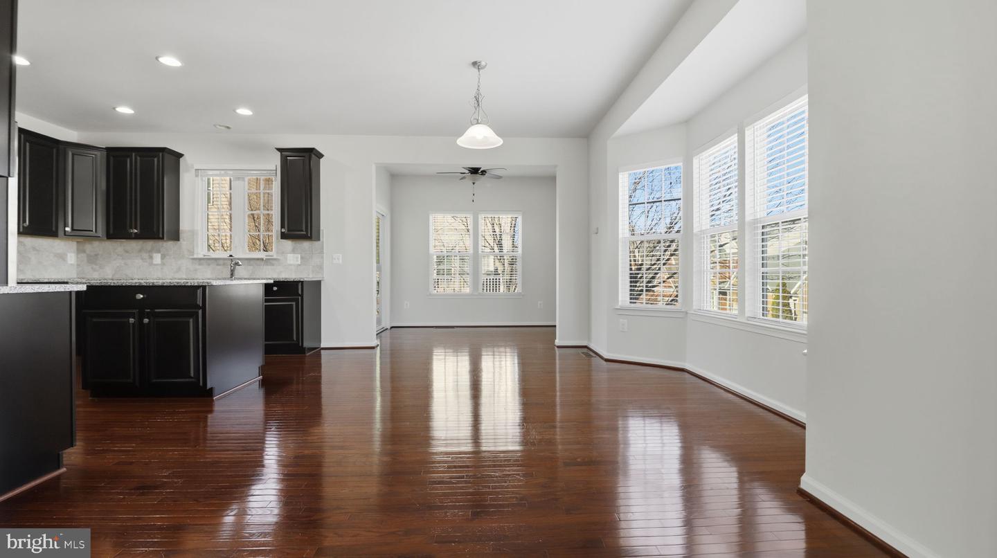 12690 LAKESIDE CT, WOODBRIDGE, Virginia 22192, 3 Bedrooms Bedrooms, ,3 BathroomsBathrooms,Residential,For sale,12690 LAKESIDE CT,VAPW2110396 MLS # VAPW2110396