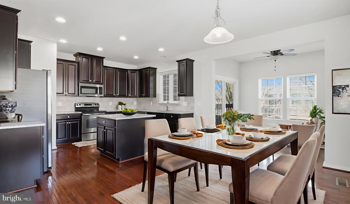 12690 LAKESIDE CT, WOODBRIDGE, Virginia 22192, 3 Bedrooms Bedrooms, ,3 BathroomsBathrooms,Residential,For sale,12690 LAKESIDE CT,VAPW2110396 MLS # VAPW2110396