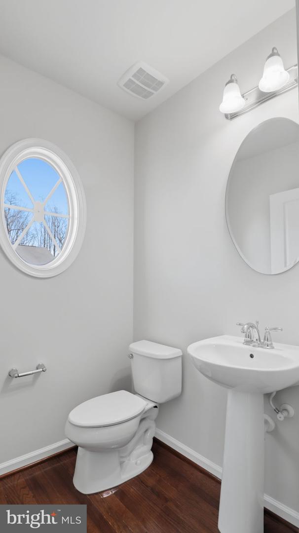 12690 LAKESIDE CT, WOODBRIDGE, Virginia 22192, 3 Bedrooms Bedrooms, ,3 BathroomsBathrooms,Residential,For sale,12690 LAKESIDE CT,VAPW2110396 MLS # VAPW2110396