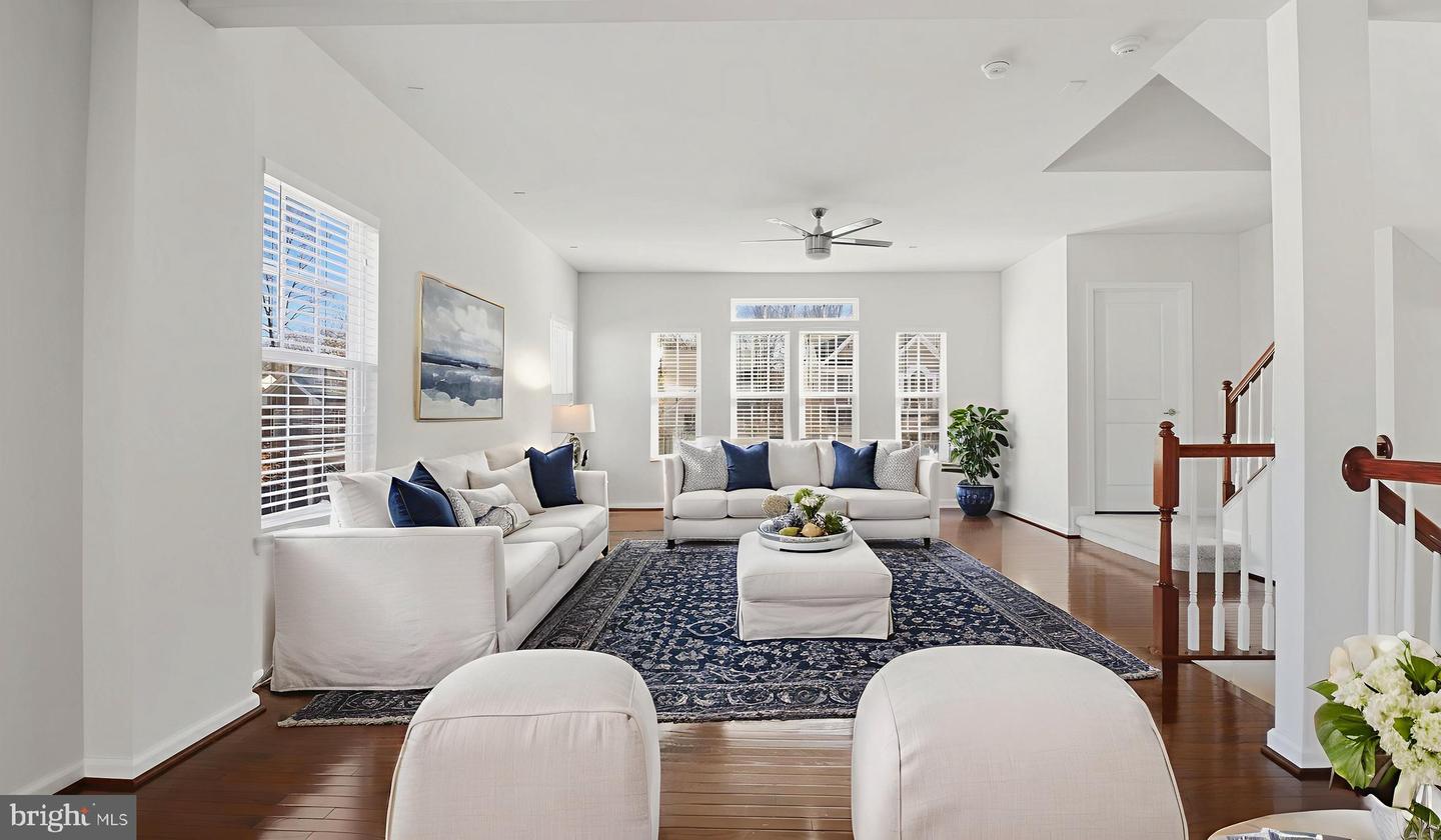 12690 LAKESIDE CT, WOODBRIDGE, Virginia 22192, 3 Bedrooms Bedrooms, ,3 BathroomsBathrooms,Residential,For sale,12690 LAKESIDE CT,VAPW2110396 MLS # VAPW2110396