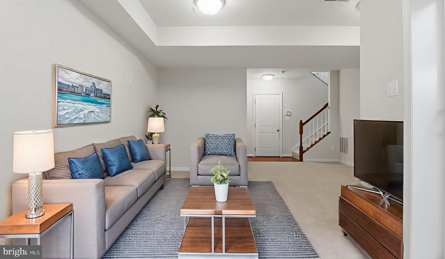 12690 LAKESIDE CT, WOODBRIDGE, Virginia 22192, 3 Bedrooms Bedrooms, ,3 BathroomsBathrooms,Residential,For sale,12690 LAKESIDE CT,VAPW2110396 MLS # VAPW2110396