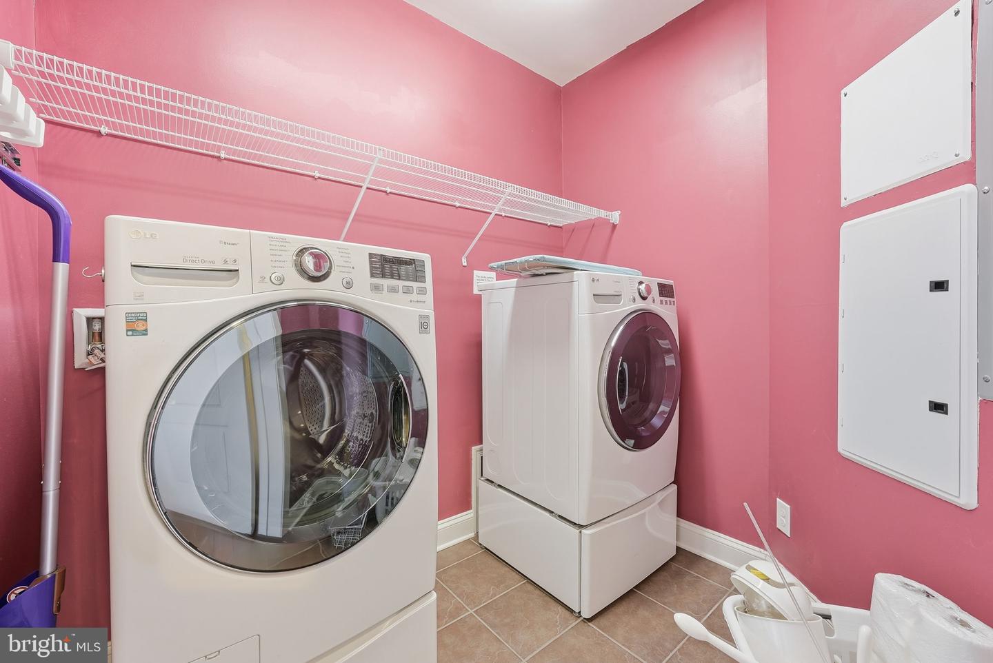 9202 CHARLESTON DR #406, MANASSAS, Virginia 20110, 2 Bedrooms Bedrooms, ,2 BathroomsBathrooms,Residential,For sale,9202 CHARLESTON DR #406,VAMN2009938 MLS # VAMN2009938