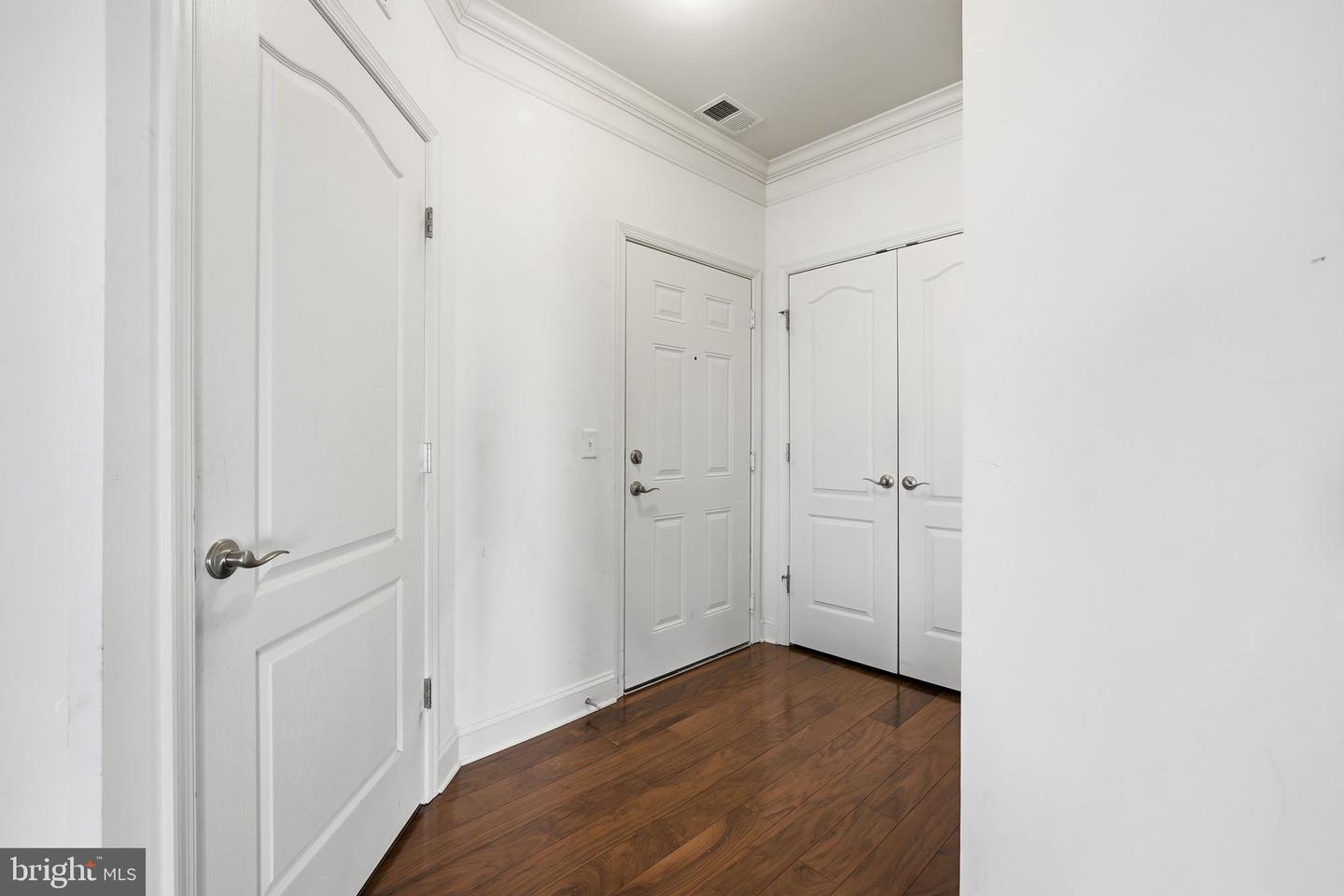 9202 CHARLESTON DR #406, MANASSAS, Virginia 20110, 2 Bedrooms Bedrooms, ,2 BathroomsBathrooms,Residential,For sale,9202 CHARLESTON DR #406,VAMN2009938 MLS # VAMN2009938