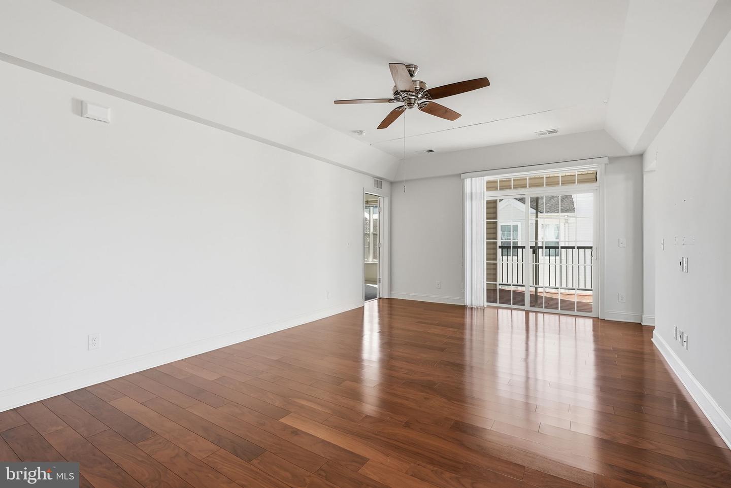 9202 CHARLESTON DR #406, MANASSAS, Virginia 20110, 2 Bedrooms Bedrooms, ,2 BathroomsBathrooms,Residential,For sale,9202 CHARLESTON DR #406,VAMN2009938 MLS # VAMN2009938