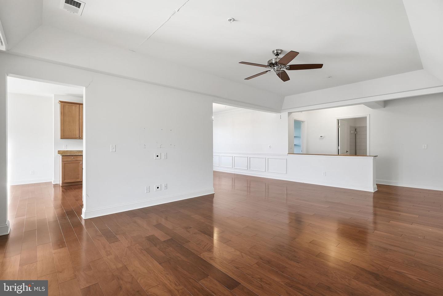 9202 CHARLESTON DR #406, MANASSAS, Virginia 20110, 2 Bedrooms Bedrooms, ,2 BathroomsBathrooms,Residential,For sale,9202 CHARLESTON DR #406,VAMN2009938 MLS # VAMN2009938