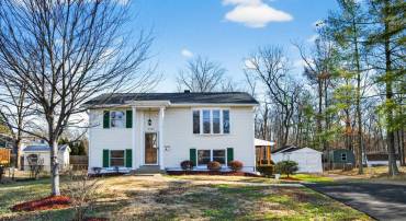 9503 DAMASCUS DR, MANASSAS, Virginia 20109, 4 Bedrooms Bedrooms, ,2 BathroomsBathrooms,Residential,For sale,9503 DAMASCUS DR,VAPW2110434 MLS # VAPW2110434