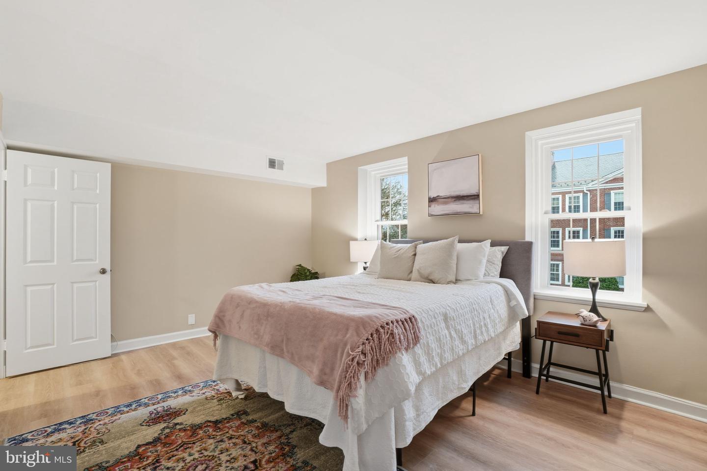 3059 S BUCHANAN ST #B1, ARLINGTON, Virginia 22206, 2 Bedrooms Bedrooms, ,1 BathroomBathrooms,Residential,For sale,3059 S BUCHANAN ST #B1,VAAR2067662 MLS # VAAR2067662