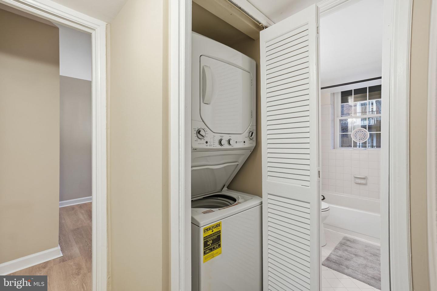 3059 S BUCHANAN ST #B1, ARLINGTON, Virginia 22206, 2 Bedrooms Bedrooms, ,1 BathroomBathrooms,Residential,For sale,3059 S BUCHANAN ST #B1,VAAR2067662 MLS # VAAR2067662