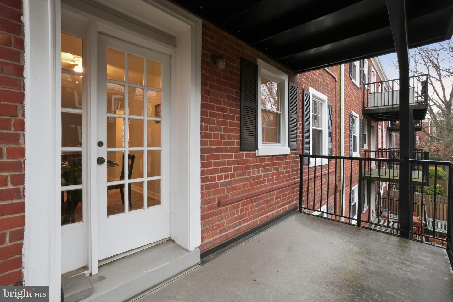 3059 S BUCHANAN ST #B1, ARLINGTON, Virginia 22206, 2 Bedrooms Bedrooms, ,1 BathroomBathrooms,Residential,For sale,3059 S BUCHANAN ST #B1,VAAR2067662 MLS # VAAR2067662
