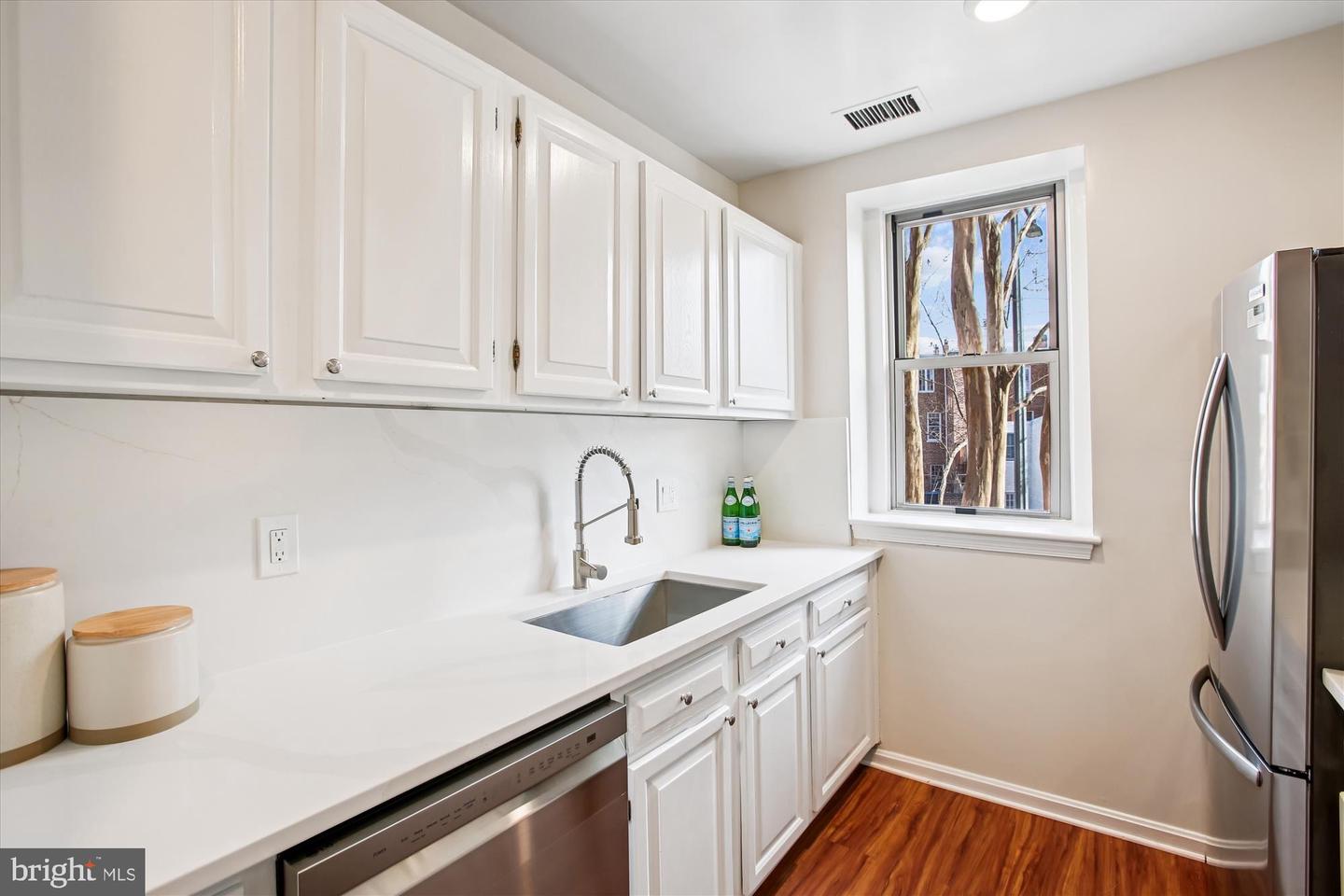 2129 FLORIDA AVE NW #101, WASHINGTON, District Of Columbia 20008, 2 Bedrooms Bedrooms, 4 Rooms Rooms,1 BathroomBathrooms,Residential,For sale,2129 FLORIDA AVE NW #101,DCDC2241156 MLS # DCDC2241156