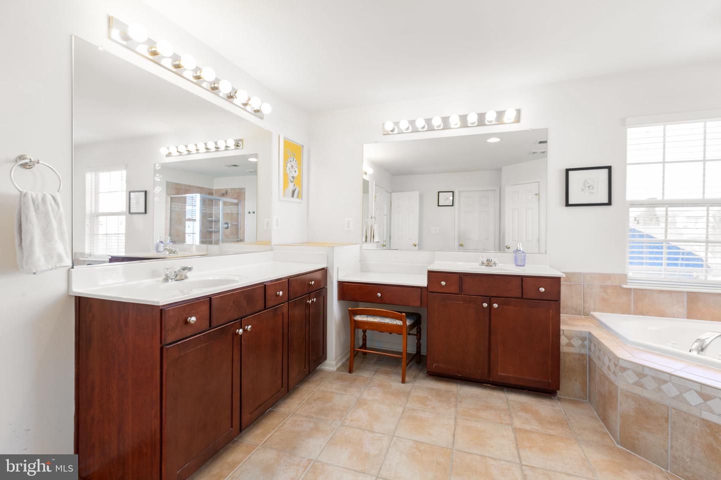 9316 LAUREL OAK DR, FREDERICKSBURG, Virginia 22407, 5 Bedrooms Bedrooms, ,4 BathroomsBathrooms,Residential,For sale,9316 LAUREL OAK DR,VASP2038608 MLS # VASP2038608