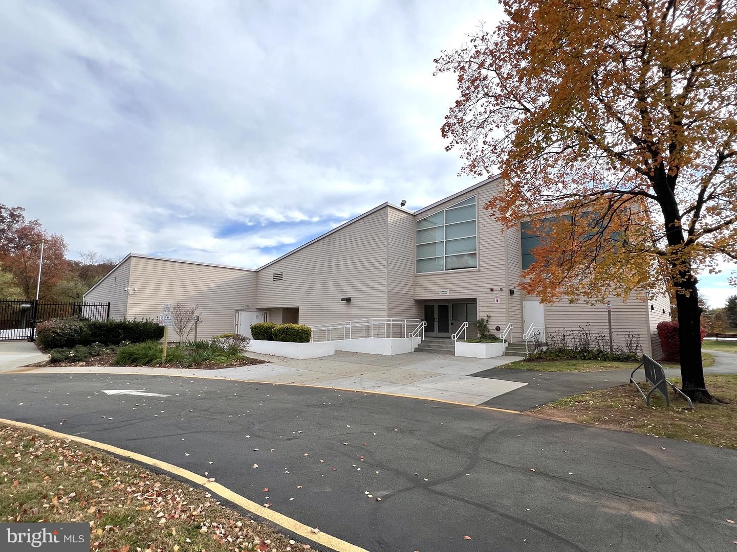 203 GREENFIELD CT, STERLING, Virginia 20164, 3 Bedrooms Bedrooms, ,2 BathroomsBathrooms,Residential,For sale,203 GREENFIELD CT,VALO2113908 MLS # VALO2113908