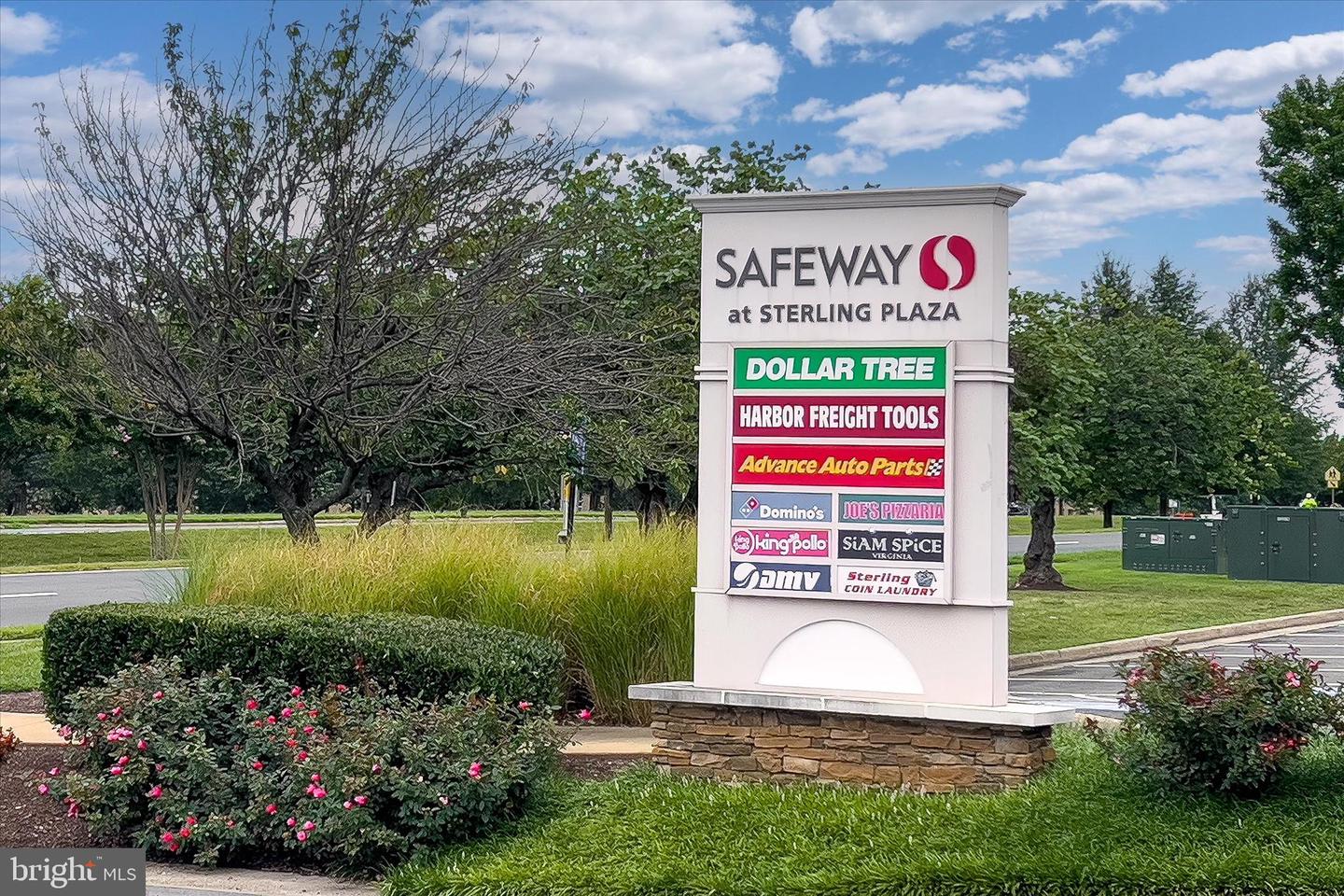 920 WINDSOR CT, STERLING, Virginia 20164, 3 Bedrooms Bedrooms, ,1 BathroomBathrooms,Residential,For sale,920 WINDSOR CT,VALO2113914 MLS # VALO2113914