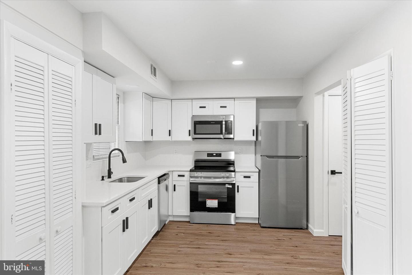 920 WINDSOR CT, STERLING, Virginia 20164, 3 Bedrooms Bedrooms, ,1 BathroomBathrooms,Residential,For sale,920 WINDSOR CT,VALO2113914 MLS # VALO2113914