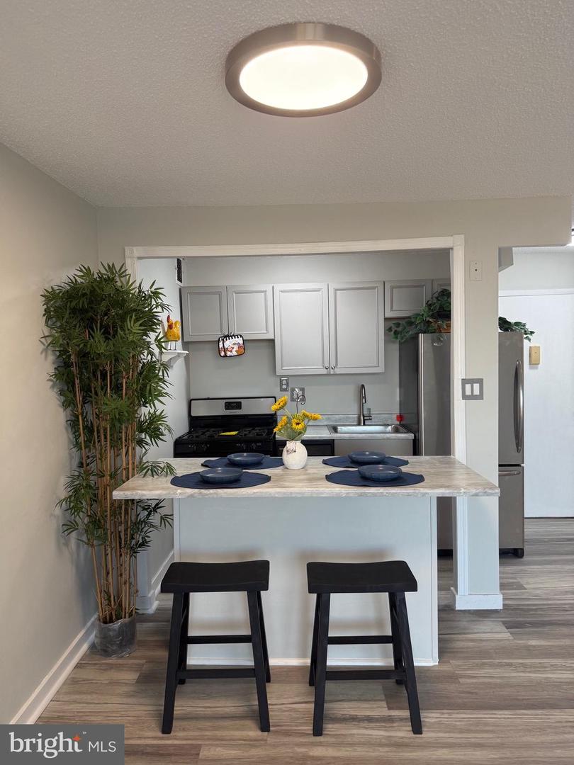 2500 N VAN DORN ST #1409, ALEXANDRIA, Virginia 22302, 1 Bedroom Bedrooms, ,1 BathroomBathrooms,Residential,For sale,2500 N VAN DORN ST #1409,VAAX2053116 MLS # VAAX2053116