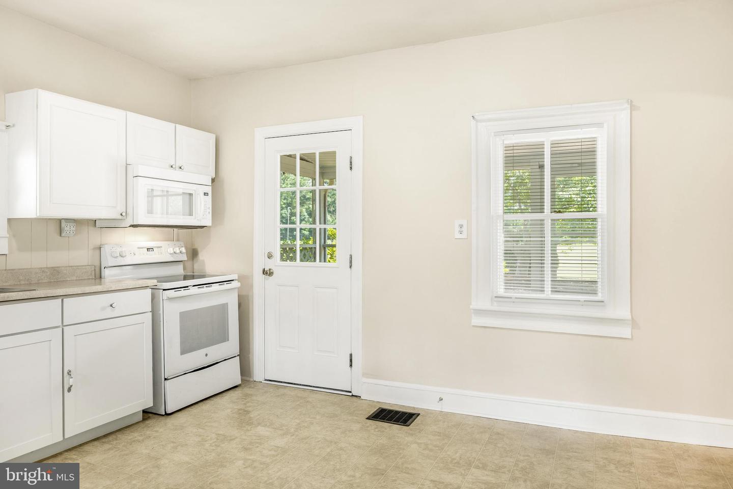 10287 DAHLGREN ROAD, KING GEORGE, Virginia 22485, 3 Bedrooms Bedrooms, 9 Rooms Rooms,2 BathroomsBathrooms,Residential,For sale,10287 DAHLGREN ROAD,VAKG2007496 MLS # VAKG2007496