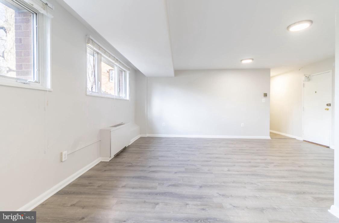 2400 41ST ST NW #104, WASHINGTON, District Of Columbia 20007, 2 Bedrooms Bedrooms, 5 Rooms Rooms,1 BathroomBathrooms,Residential,For sale,2400 41ST ST NW #104,DCDC2241264 MLS # DCDC2241264