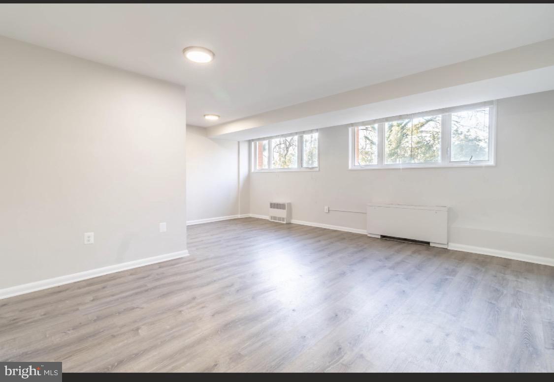 2400 41ST ST NW #104, WASHINGTON, District Of Columbia 20007, 2 Bedrooms Bedrooms, 5 Rooms Rooms,1 BathroomBathrooms,Residential,For sale,2400 41ST ST NW #104,DCDC2241264 MLS # DCDC2241264