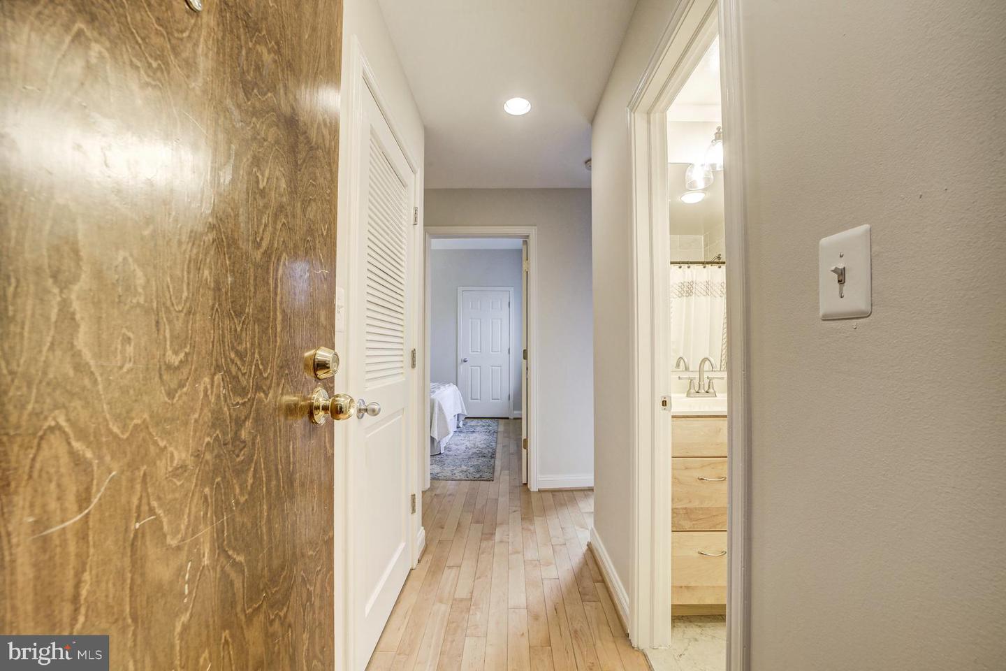 220 13TH ST SE #24, WASHINGTON, District Of Columbia 20003, 2 Bedrooms Bedrooms, ,1 BathroomBathrooms,Residential,For sale,220 13TH ST SE #24,DCDC2241266 MLS # DCDC2241266