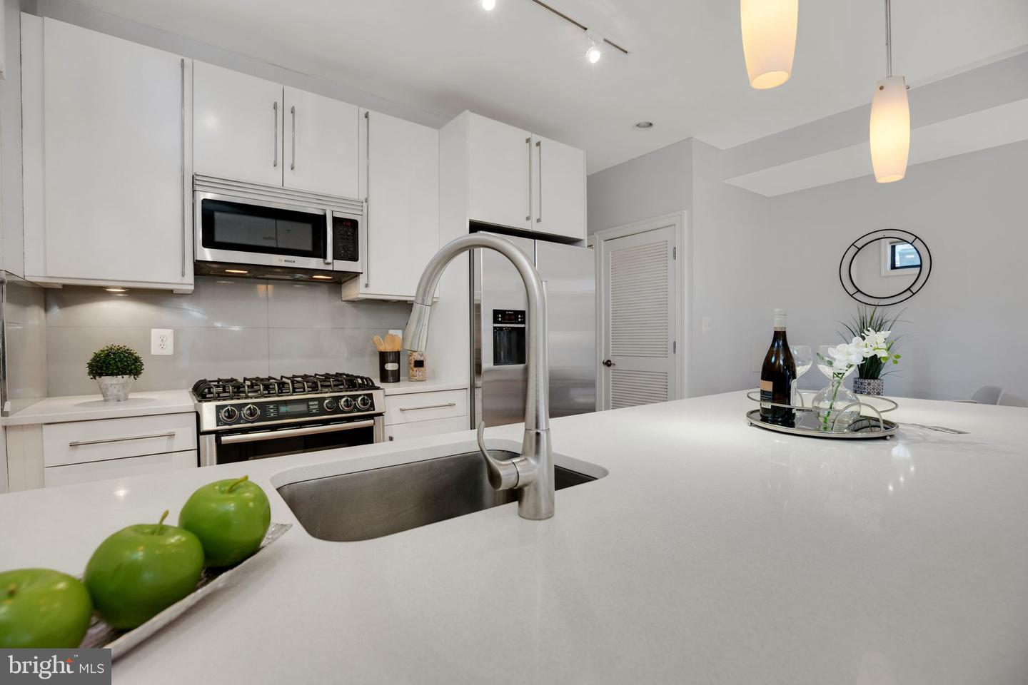 2106 10TH ST NW #1, WASHINGTON, District Of Columbia 20001, 2 Bedrooms Bedrooms, ,2 BathroomsBathrooms,Residential,For sale,2106 10TH ST NW #1,DCDC2241288 MLS # DCDC2241288