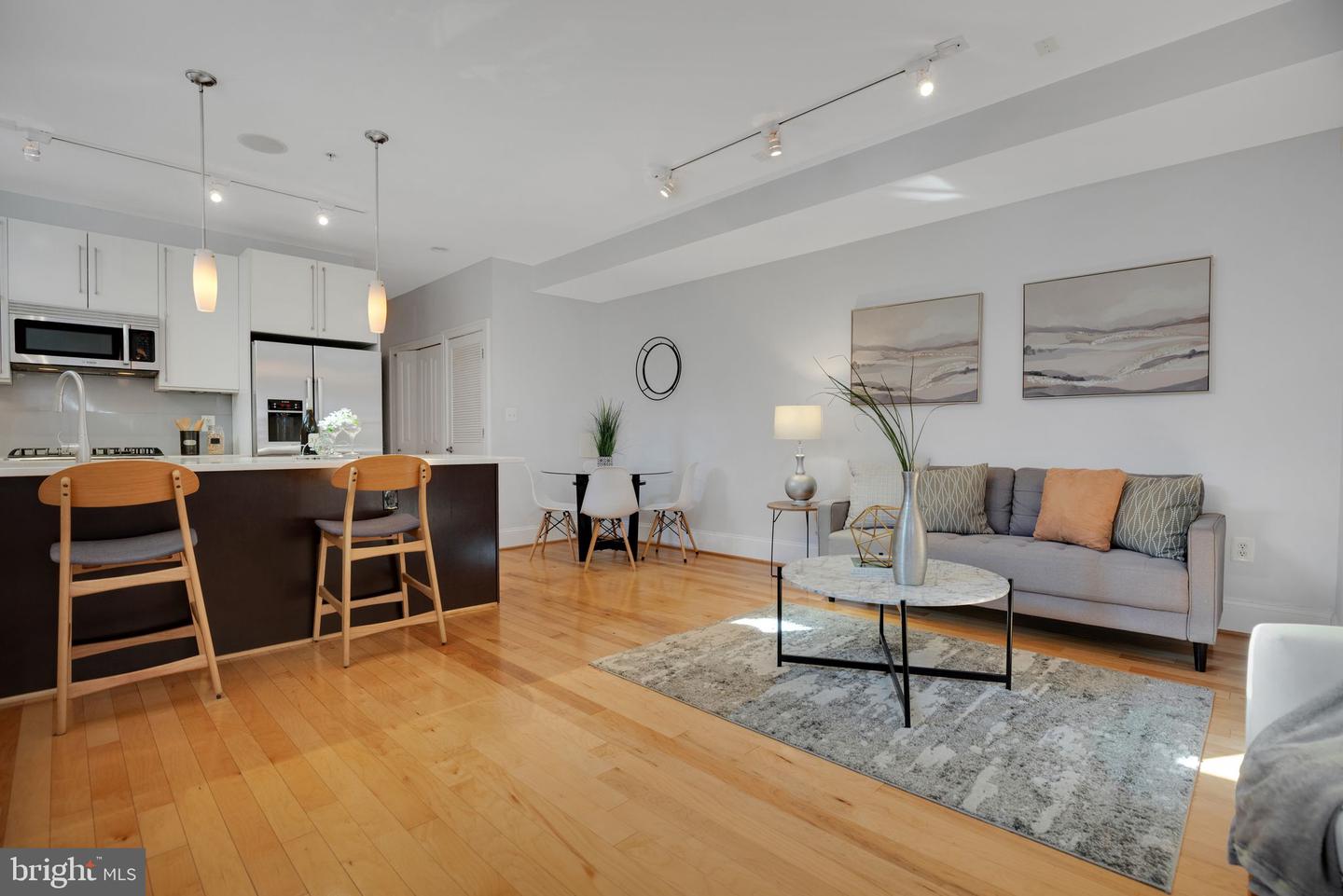 2106 10TH ST NW #1, WASHINGTON, District Of Columbia 20001, 2 Bedrooms Bedrooms, ,2 BathroomsBathrooms,Residential,For sale,2106 10TH ST NW #1,DCDC2241288 MLS # DCDC2241288