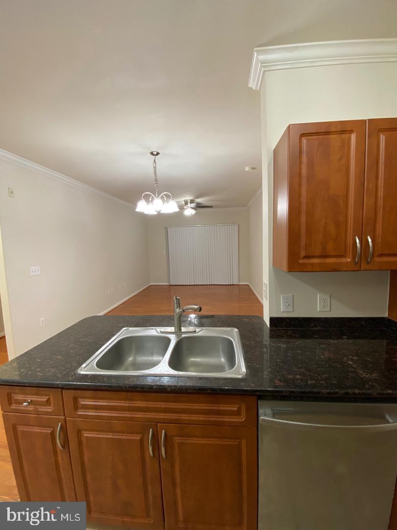 12905 CENTRE PARK CIR #212, HERNDON, Virginia 20171, 2 Bedrooms Bedrooms, 2 Rooms Rooms,2 BathroomsBathrooms,Residential,For sale,12905 CENTRE PARK CIR #212,VAFX2285654 MLS # VAFX2285654