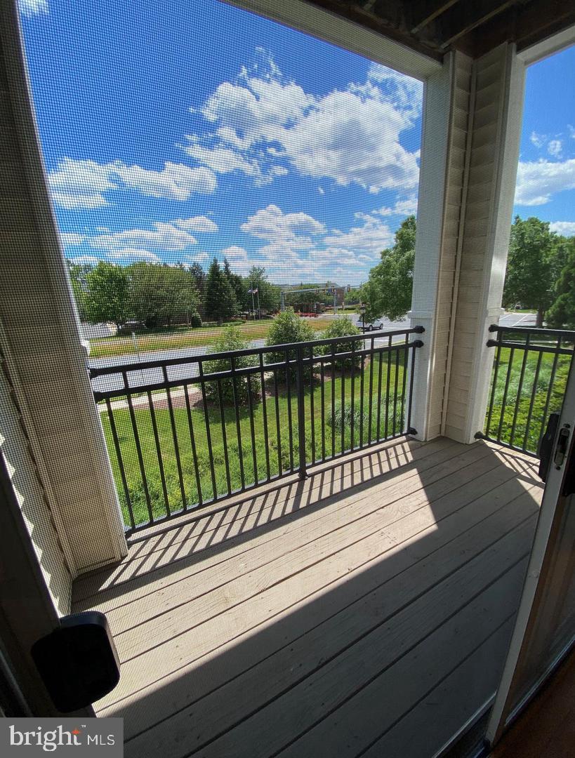 12905 CENTRE PARK CIR #212, HERNDON, Virginia 20171, 2 Bedrooms Bedrooms, 2 Rooms Rooms,2 BathroomsBathrooms,Residential,For sale,12905 CENTRE PARK CIR #212,VAFX2285654 MLS # VAFX2285654