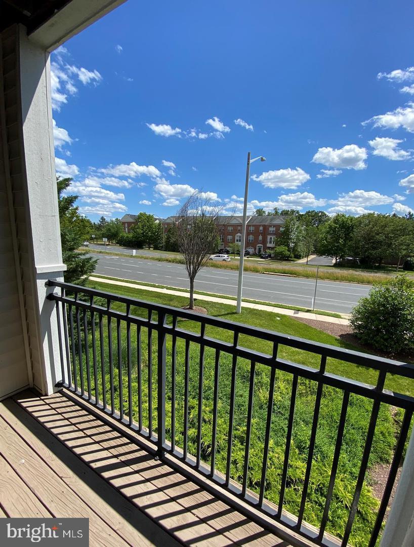 12905 CENTRE PARK CIR #212, HERNDON, Virginia 20171, 2 Bedrooms Bedrooms, 2 Rooms Rooms,2 BathroomsBathrooms,Residential,For sale,12905 CENTRE PARK CIR #212,VAFX2285654 MLS # VAFX2285654