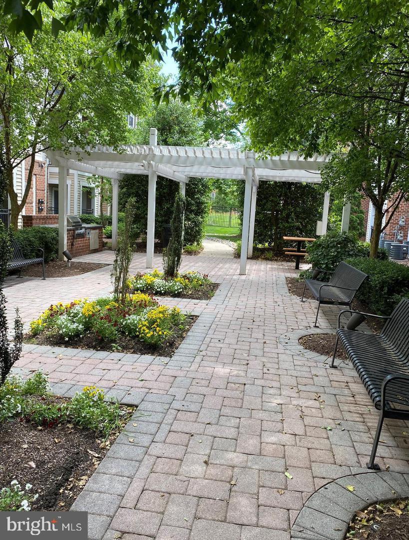 12905 CENTRE PARK CIR #212, HERNDON, Virginia 20171, 2 Bedrooms Bedrooms, 2 Rooms Rooms,2 BathroomsBathrooms,Residential,For sale,12905 CENTRE PARK CIR #212,VAFX2285654 MLS # VAFX2285654