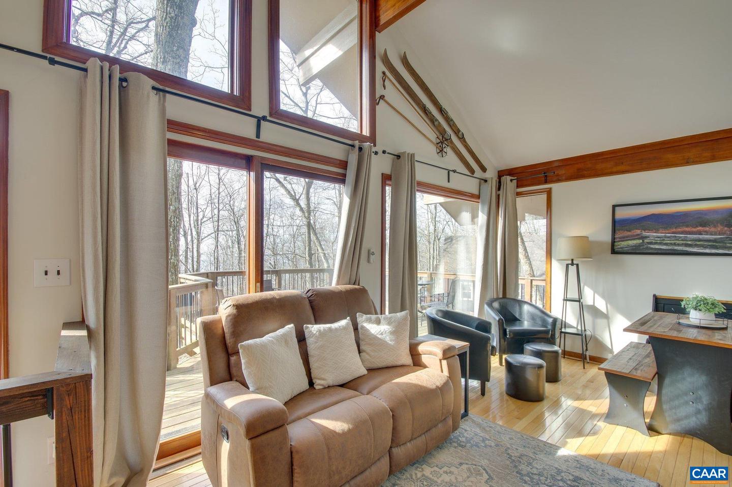 200 WHITE OAK DR, WINTERGREEN RESORT, Virginia 22967, 3 Bedrooms Bedrooms, ,2 BathroomsBathrooms,Residential,For sale,200 WHITE OAK DR,672446 MLS # 672446