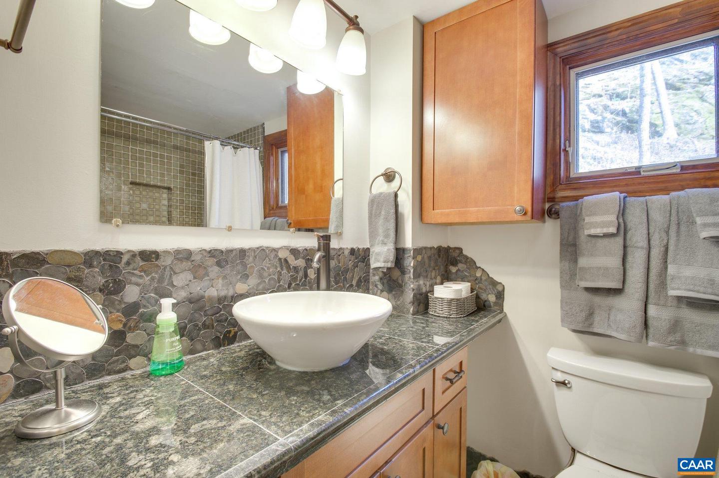 200 WHITE OAK DR, WINTERGREEN RESORT, Virginia 22967, 3 Bedrooms Bedrooms, ,2 BathroomsBathrooms,Residential,For sale,200 WHITE OAK DR,672446 MLS # 672446