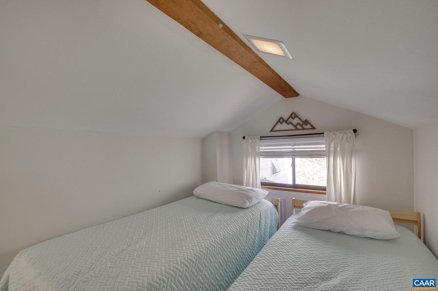 200 WHITE OAK DR, WINTERGREEN RESORT, Virginia 22967, 3 Bedrooms Bedrooms, ,2 BathroomsBathrooms,Residential,For sale,200 WHITE OAK DR,672446 MLS # 672446