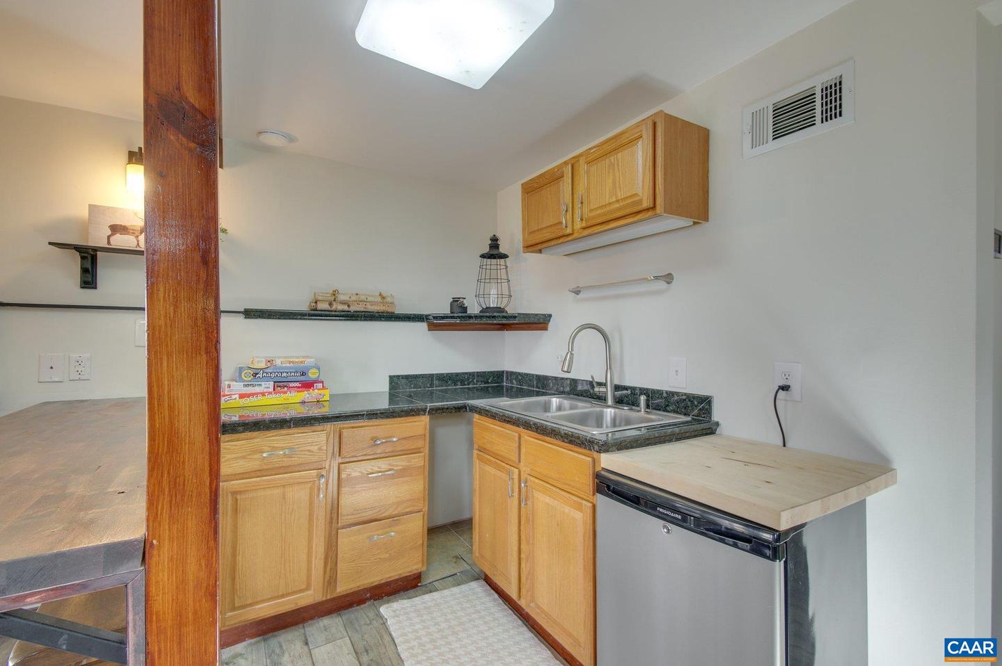 200 WHITE OAK DR, WINTERGREEN RESORT, Virginia 22967, 3 Bedrooms Bedrooms, ,2 BathroomsBathrooms,Residential,For sale,200 WHITE OAK DR,672446 MLS # 672446