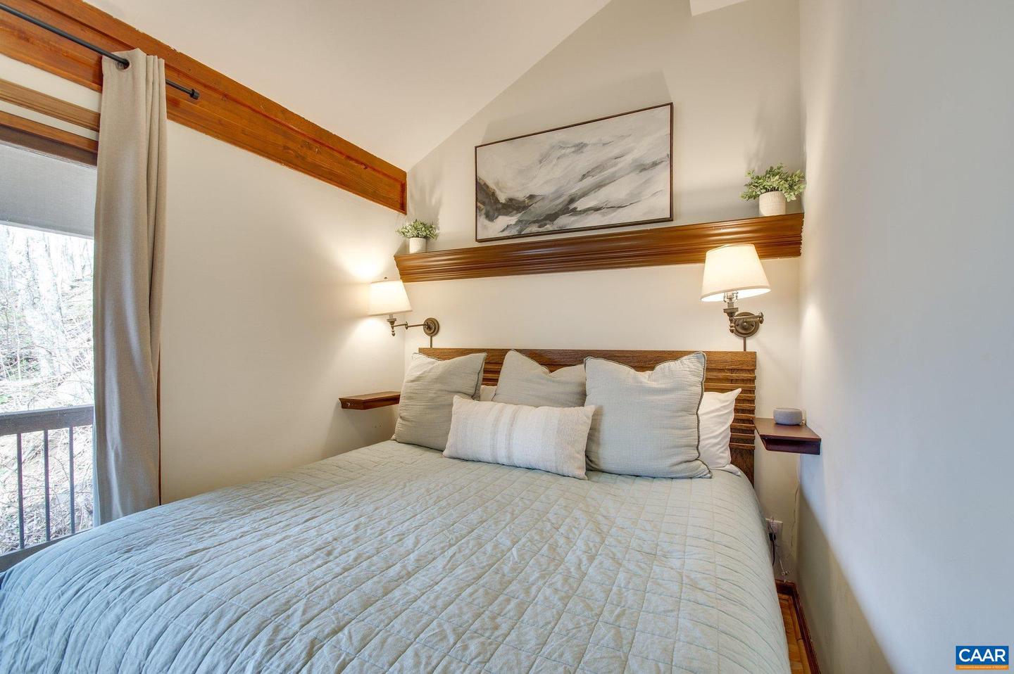 200 WHITE OAK DR, WINTERGREEN RESORT, Virginia 22967, 3 Bedrooms Bedrooms, ,2 BathroomsBathrooms,Residential,For sale,200 WHITE OAK DR,672446 MLS # 672446