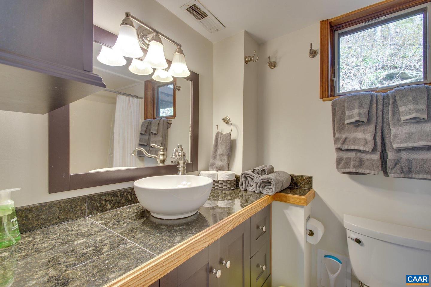 200 WHITE OAK DR, WINTERGREEN RESORT, Virginia 22967, 3 Bedrooms Bedrooms, ,2 BathroomsBathrooms,Residential,For sale,200 WHITE OAK DR,672446 MLS # 672446