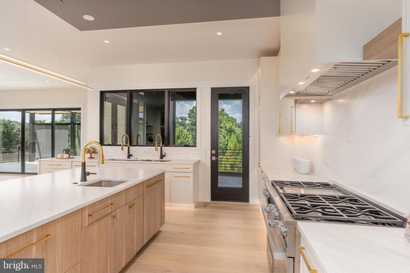 104 MASHIE CT SE, VIENNA, Virginia 22180, 7 Bedrooms Bedrooms, ,6 BathroomsBathrooms,Residential,For sale,104 MASHIE CT SE,VAFX2285672 MLS # VAFX2285672