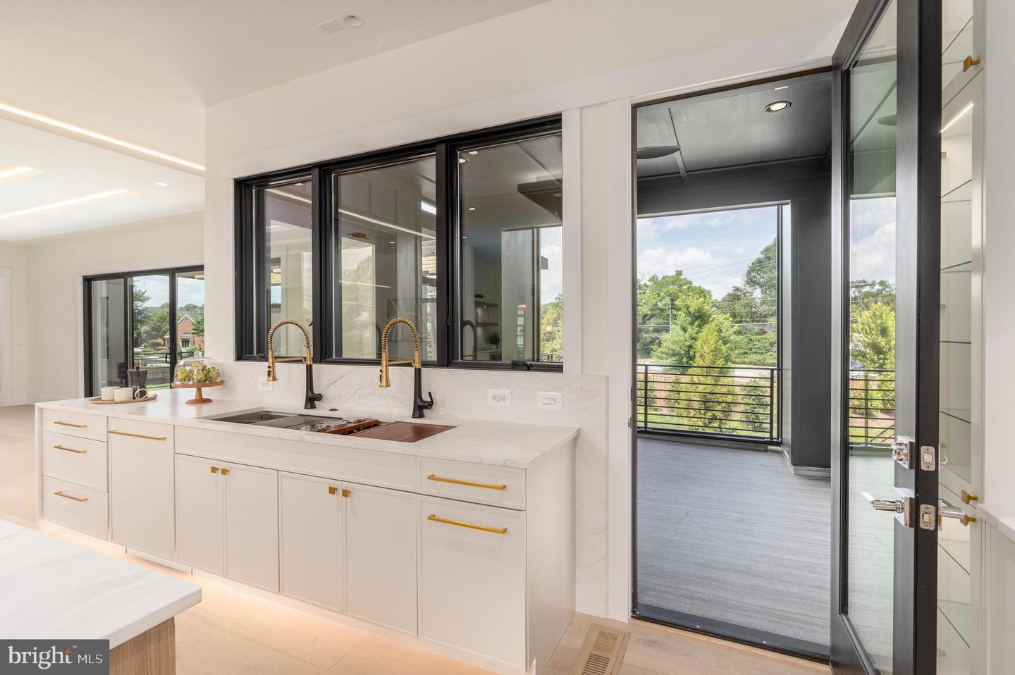 104 MASHIE CT SE, VIENNA, Virginia 22180, 7 Bedrooms Bedrooms, ,6 BathroomsBathrooms,Residential,For sale,104 MASHIE CT SE,VAFX2285672 MLS # VAFX2285672