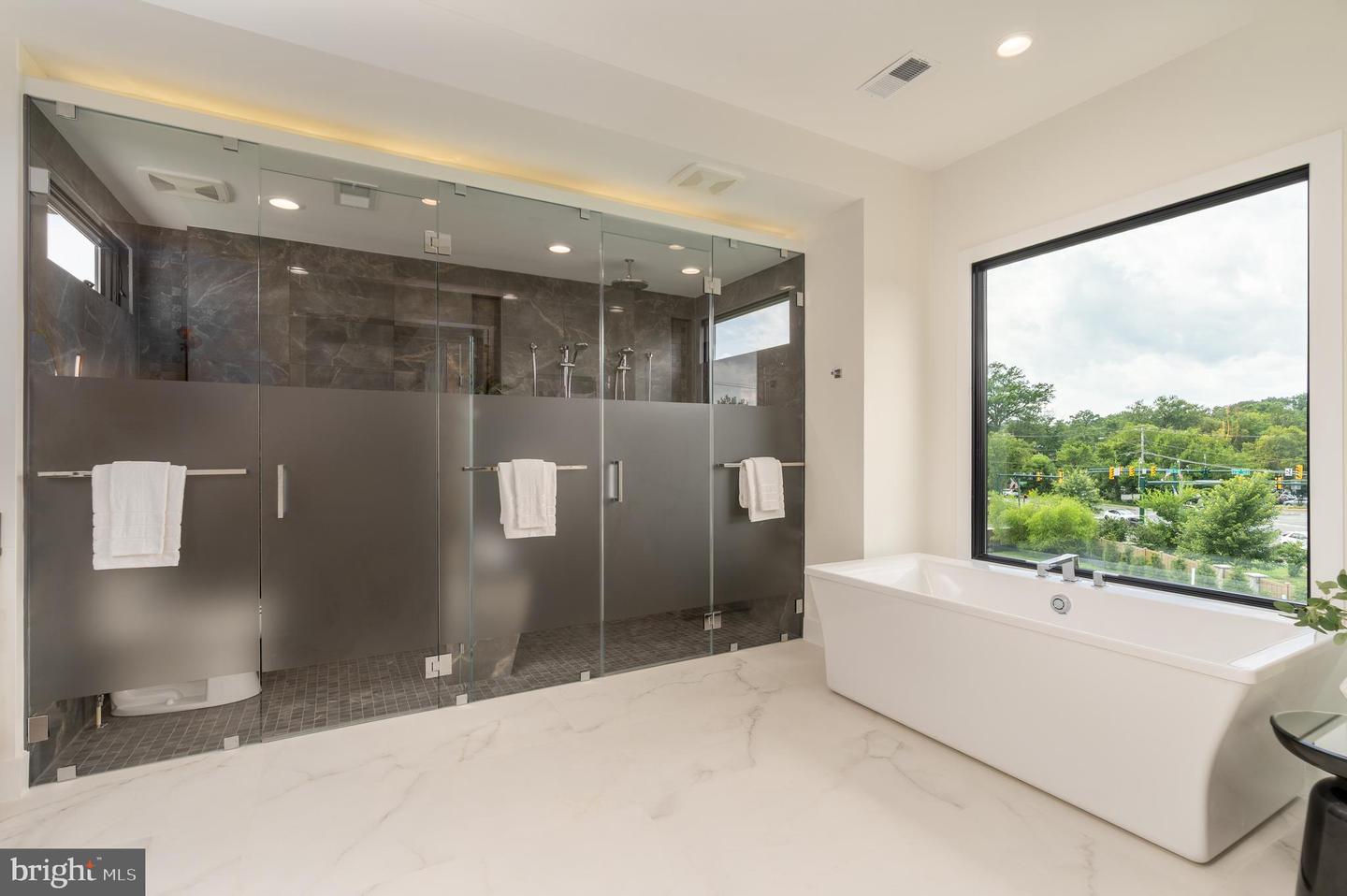 104 MASHIE CT SE, VIENNA, Virginia 22180, 7 Bedrooms Bedrooms, ,6 BathroomsBathrooms,Residential,For sale,104 MASHIE CT SE,VAFX2285672 MLS # VAFX2285672