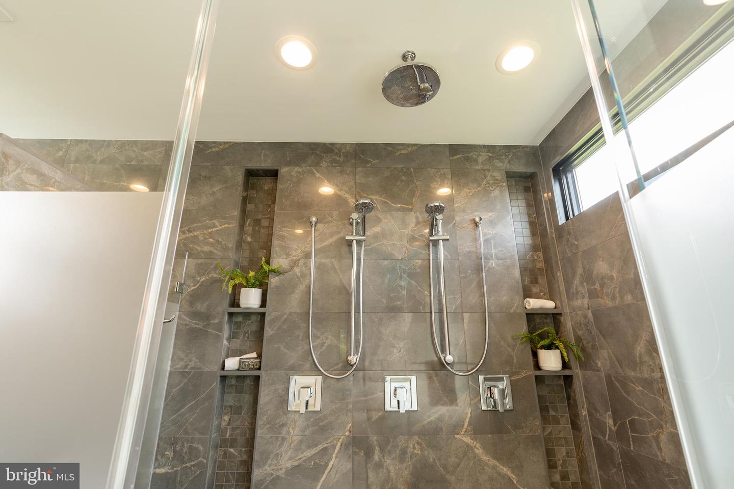 104 MASHIE CT SE, VIENNA, Virginia 22180, 7 Bedrooms Bedrooms, ,6 BathroomsBathrooms,Residential,For sale,104 MASHIE CT SE,VAFX2285672 MLS # VAFX2285672