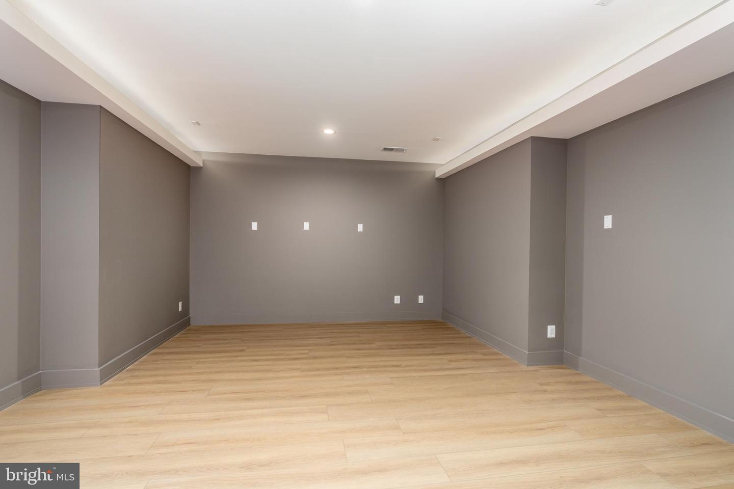 104 MASHIE CT SE, VIENNA, Virginia 22180, 7 Bedrooms Bedrooms, ,6 BathroomsBathrooms,Residential,For sale,104 MASHIE CT SE,VAFX2285672 MLS # VAFX2285672