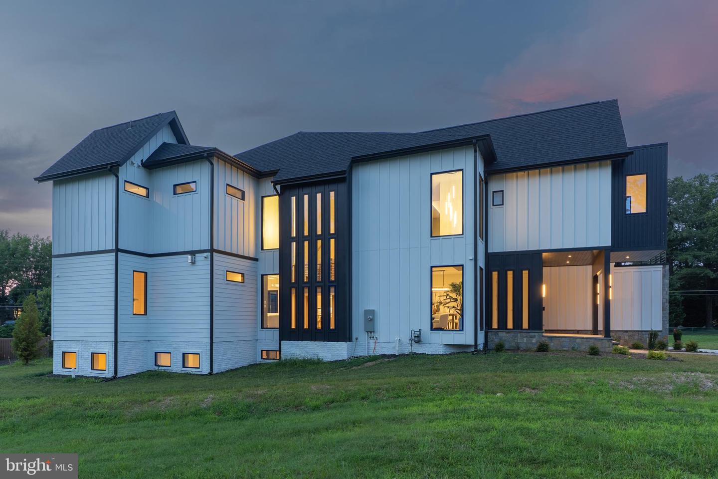 104 MASHIE CT SE, VIENNA, Virginia 22180, 7 Bedrooms Bedrooms, ,6 BathroomsBathrooms,Residential,For sale,104 MASHIE CT SE,VAFX2285672 MLS # VAFX2285672