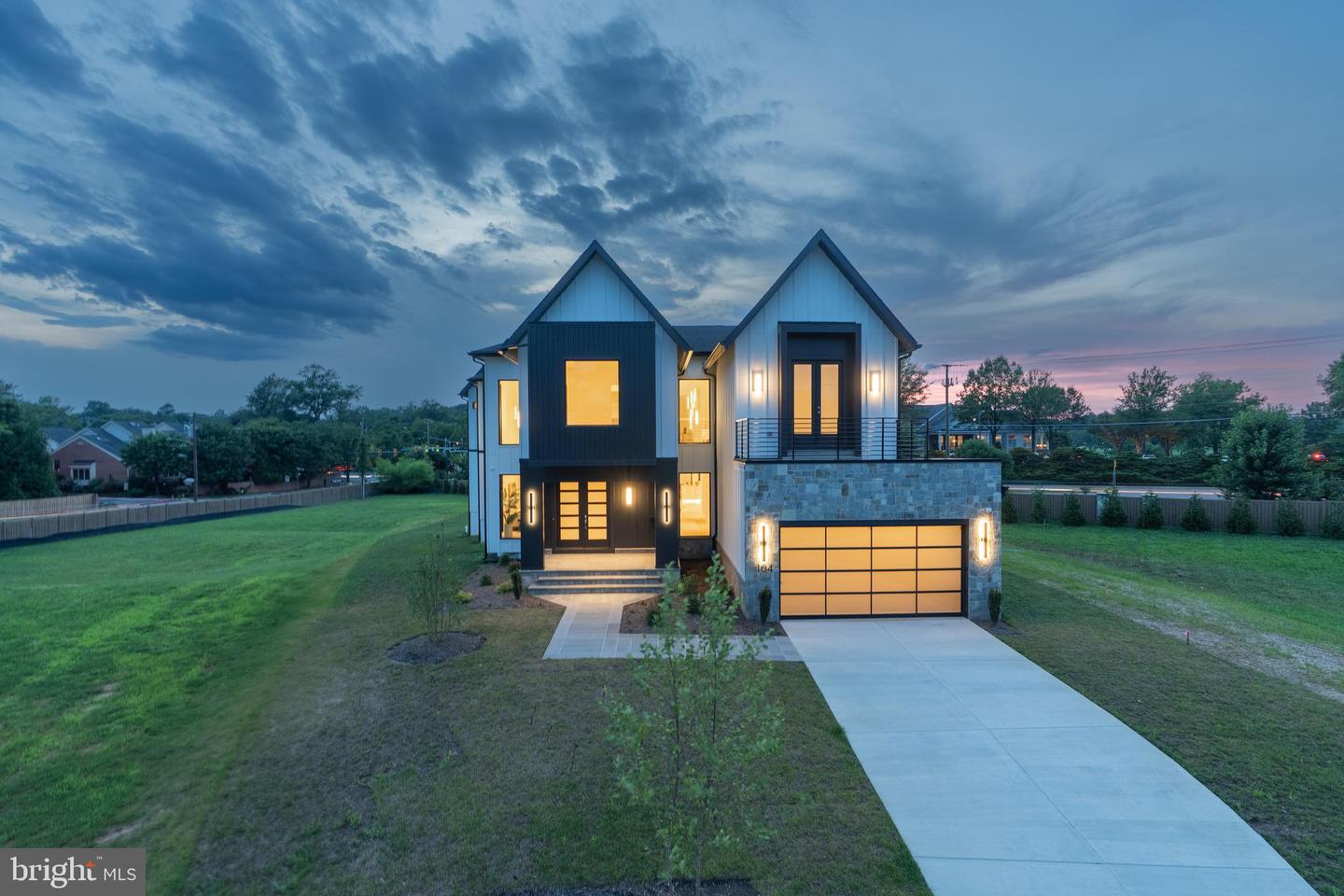 104 MASHIE CT SE, VIENNA, Virginia 22180, 7 Bedrooms Bedrooms, ,6 BathroomsBathrooms,Residential,For sale,104 MASHIE CT SE,VAFX2285672 MLS # VAFX2285672