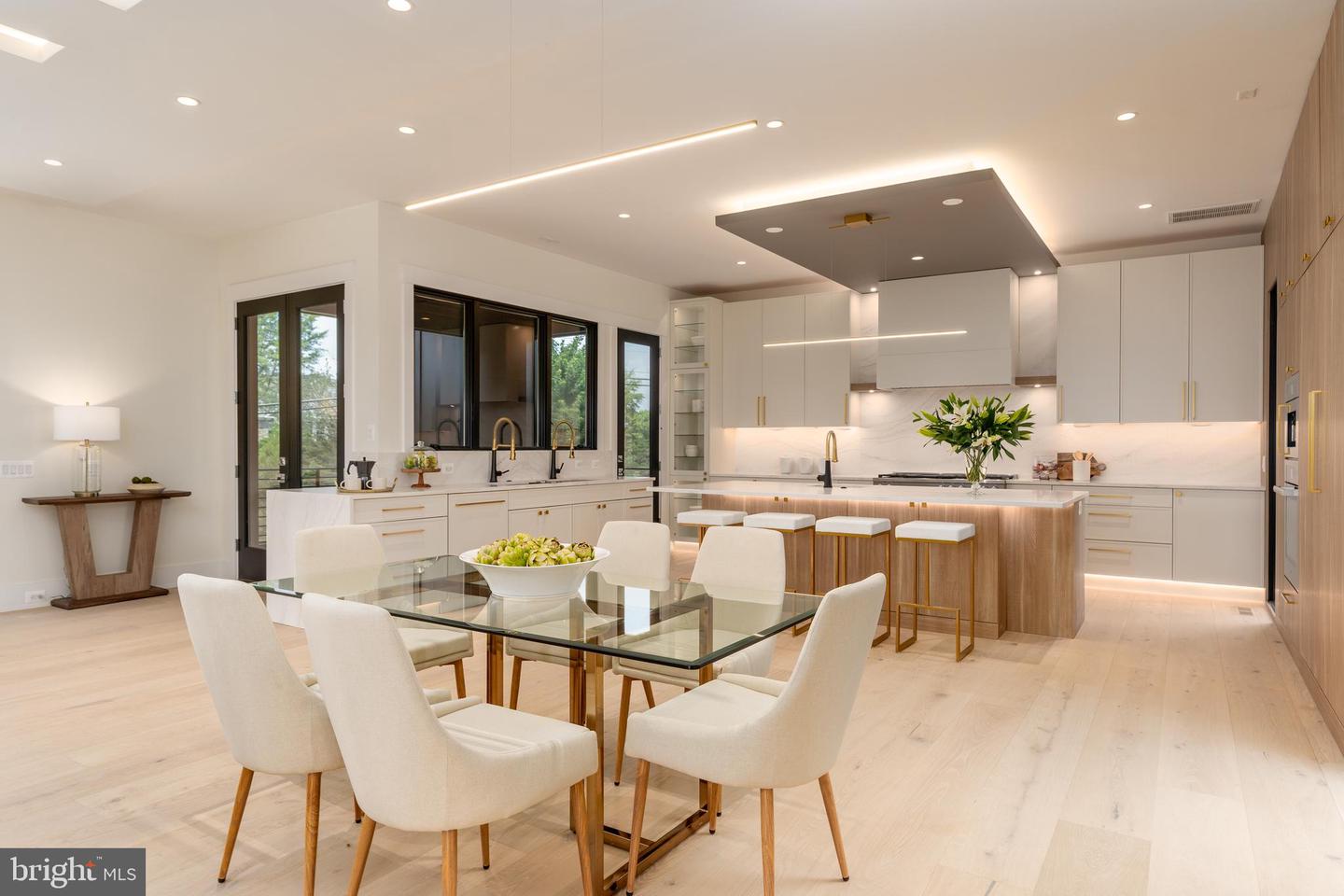 104 MASHIE CT SE, VIENNA, Virginia 22180, 7 Bedrooms Bedrooms, ,6 BathroomsBathrooms,Residential,For sale,104 MASHIE CT SE,VAFX2285672 MLS # VAFX2285672