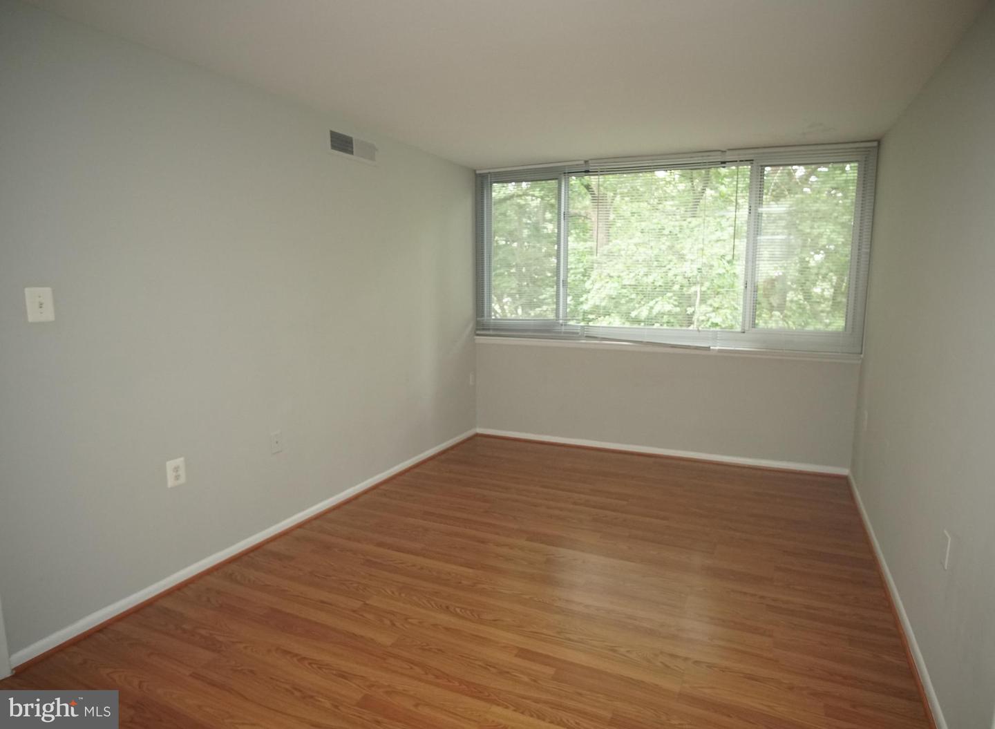 4415 BRIARWOOD CT N #42, ANNANDALE, Virginia 22003, 2 Bedrooms Bedrooms, 2 Rooms Rooms,1 BathroomBathrooms,Residential,For sale,4415 BRIARWOOD CT N #42,VAFX2285710 MLS # VAFX2285710