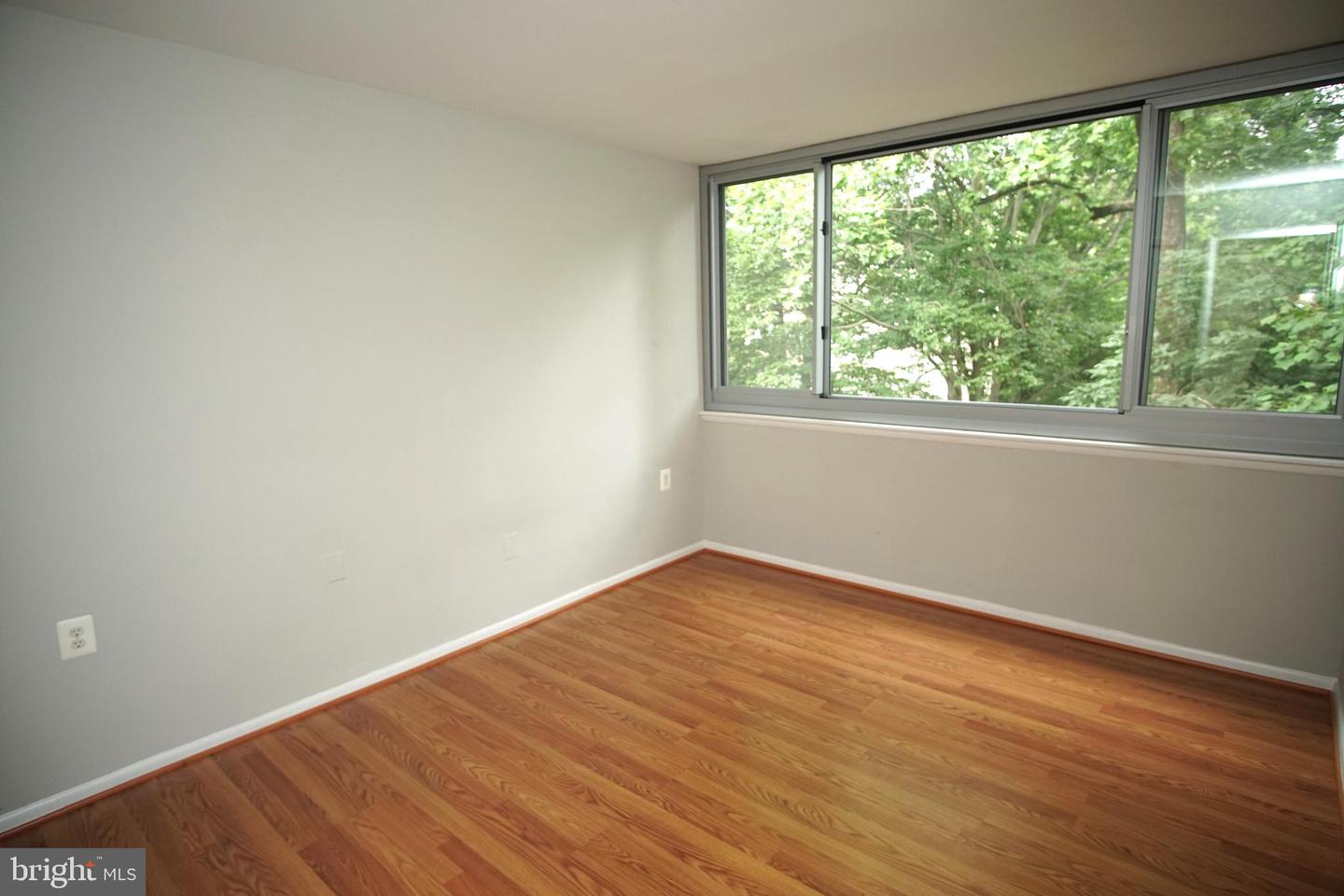 4415 BRIARWOOD CT N #42, ANNANDALE, Virginia 22003, 2 Bedrooms Bedrooms, 2 Rooms Rooms,1 BathroomBathrooms,Residential,For sale,4415 BRIARWOOD CT N #42,VAFX2285710 MLS # VAFX2285710