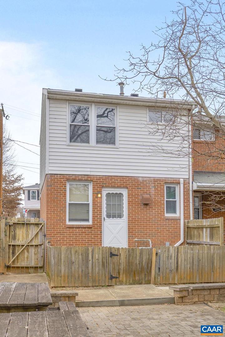 802 CONCORD AVE, CHARLOTTESVILLE, Virginia 22903, 2 Bedrooms Bedrooms, ,1 BathroomBathrooms,Residential,For sale,802 CONCORD AVE,672453 MLS # 672453