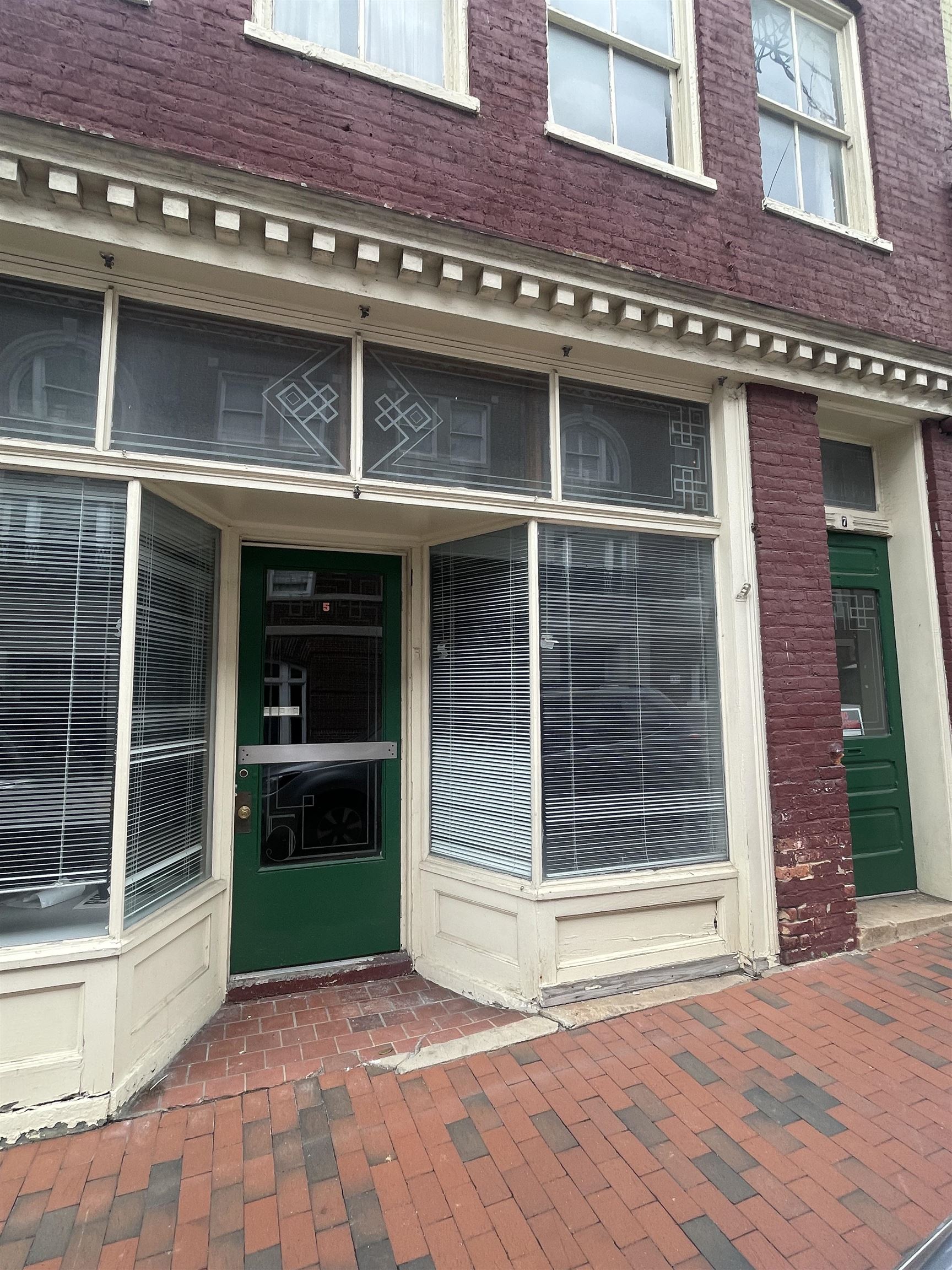 5 E FREDERICK ST, STAUNTON, Virginia 24401, ,Commercial,5 E FREDERICK ST,672462 MLS # 672462