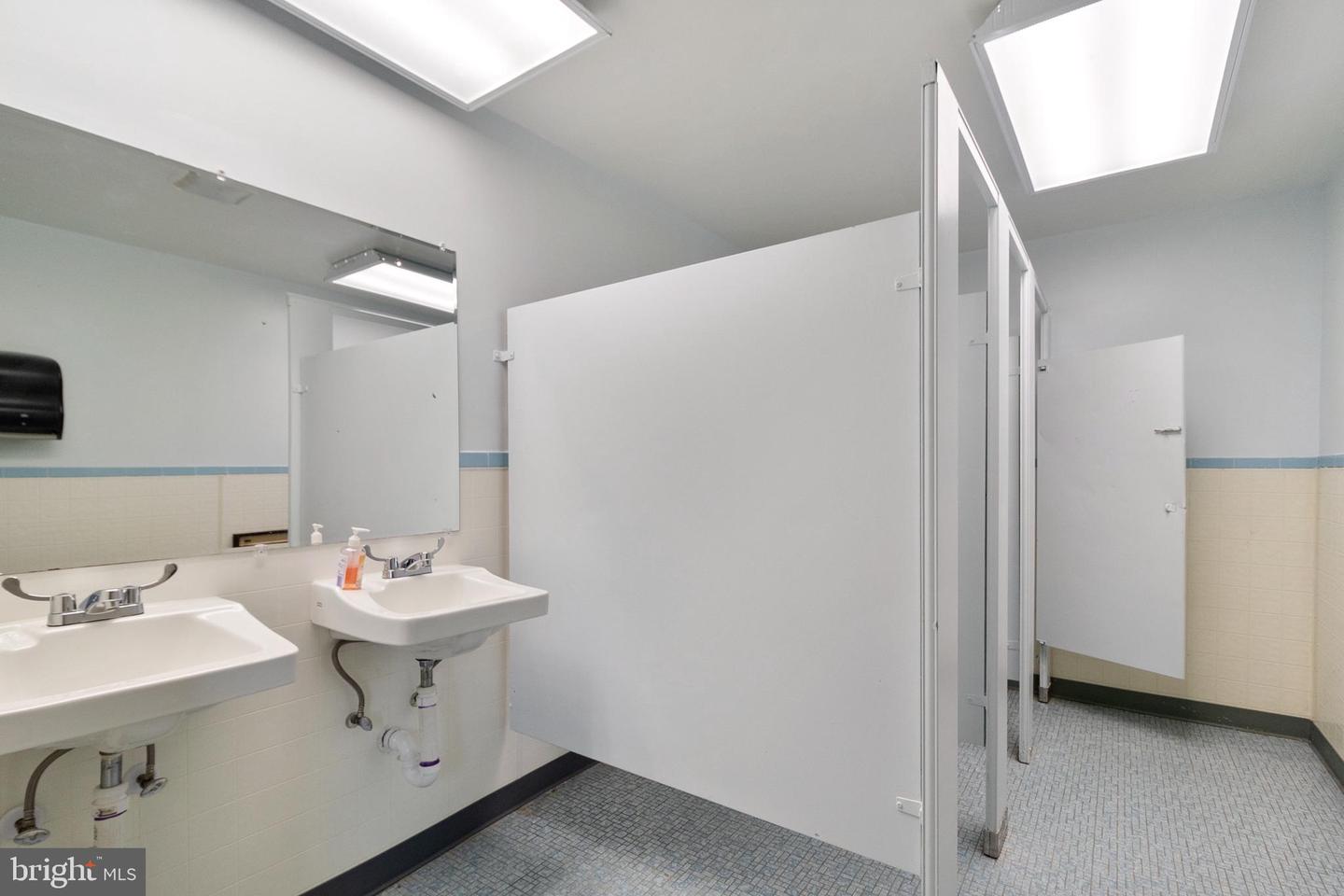 5001 BACKLICK RD, ANNANDALE, Virginia 22003, ,Land,For sale,5001 BACKLICK RD,VAFX2120992 MLS # VAFX2120992