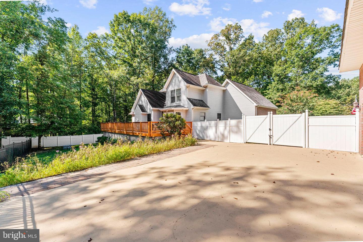 4145 RUNNING QUAIL TRL TRL, AMISSVILLE, Virginia 20106, 3 Bedrooms Bedrooms, 15 Rooms Rooms,4 BathroomsBathrooms,Residential,For sale,4145 RUNNING QUAIL TRL TRL,VACU2011516 MLS # VACU2011516